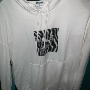 Puma hoodie. Looks brand new. Wore at least once or twice. Size: Medium.